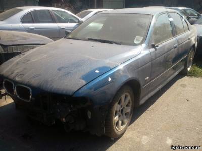 Виявлено чергові факти незаконного розпорядження легковими автомобілями, які перебували під митним контролем