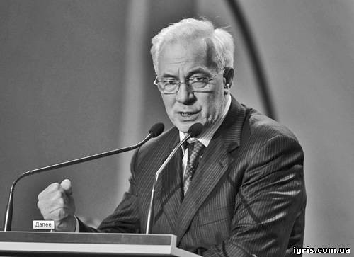 Азаров вигнав з Кабміну журналістів і позбавив акредитації